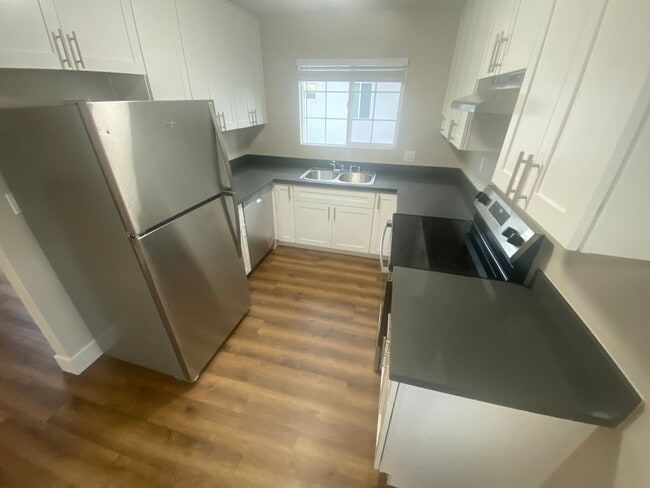 Photo - 637 Shepherd Ave Unit Apt C