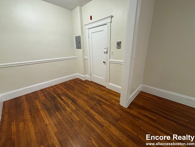 Photo - 1348 Commonwealth Ave Unit 18