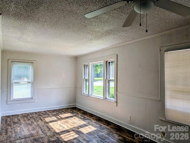 Photo - 829 Bristol Dr