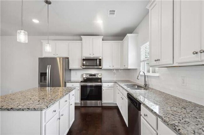 Photo - 2611 Hedgeway Cir