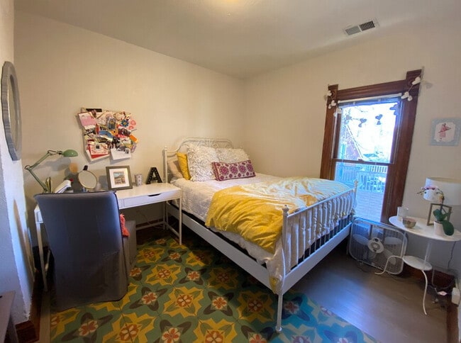 Photo - 2110 Grove Cir