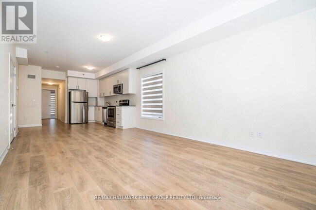 Photo - 212-2635 WILLIAM JACKSON DRIVE