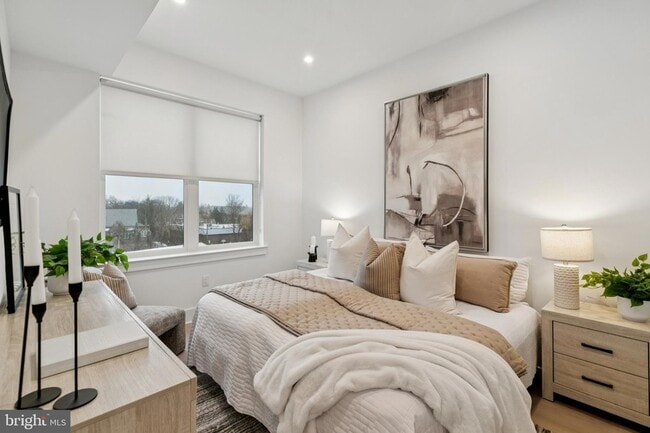 Photo - 30 W Allens Ln Unit 408