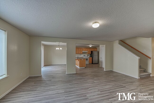 Photo - 15012 NE 68th Way