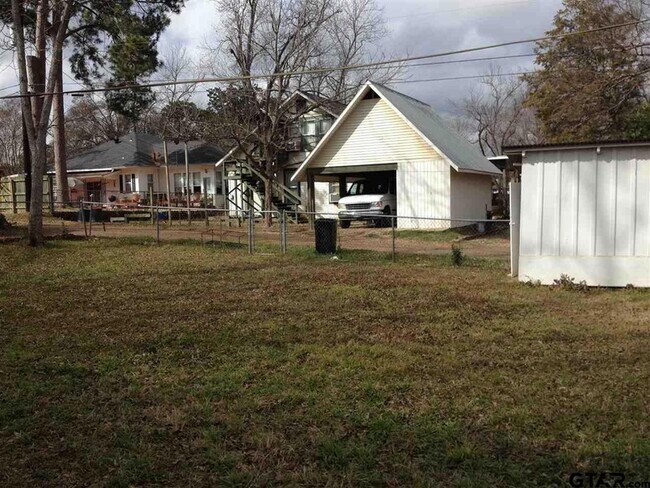 Photo - 632 Nacogdoches St