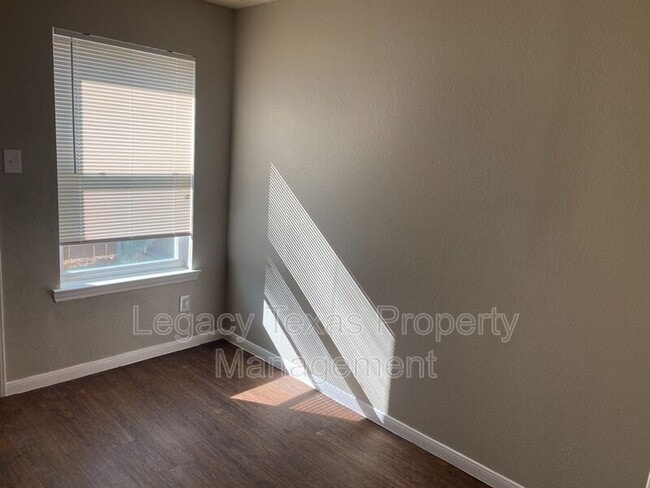 Photo - 1607 Sun Valley Dr