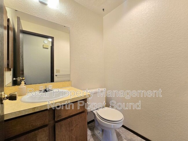 Photo - 1322 Maple St