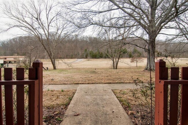Photo - Great studio location in Belle Forest!