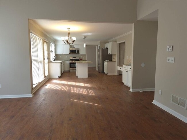 450 Stedford Ln