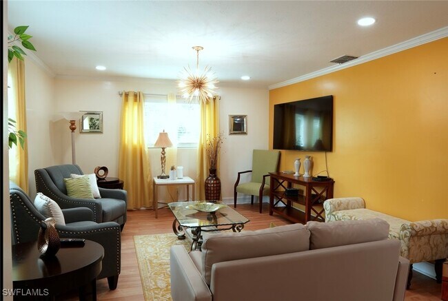 Photo - 931 20th St SE