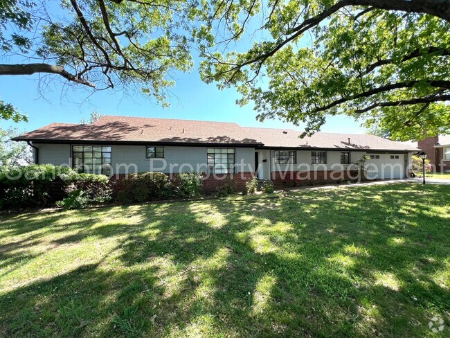 Building Photo - For Lease | Midtown Tulsa | 3 bed, 2 bath ... Rental