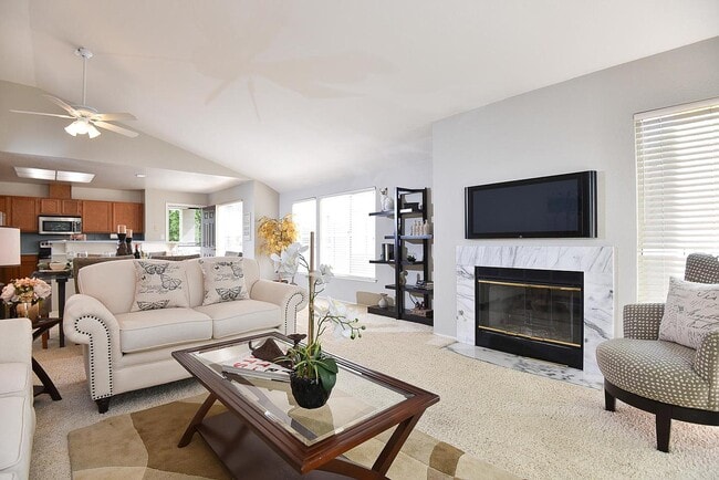 Photo - 1711 Parkview Green Cir Apartamentos