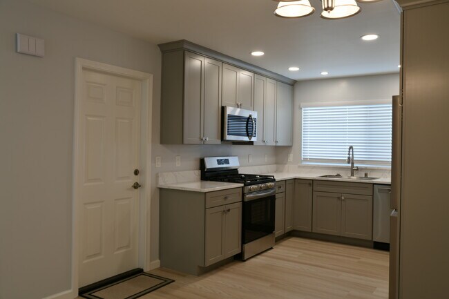 Photo - 145 Evergreen Way