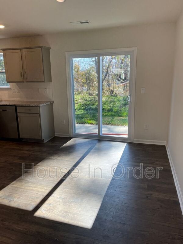 Photo - 34 Malcolm Ct