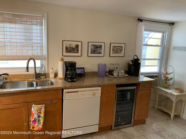19 Webb Ave Unit 2