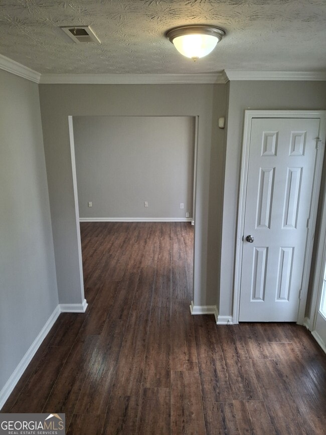 235 Vaness Dr