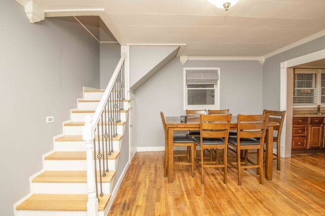 Photo - 207 N C St