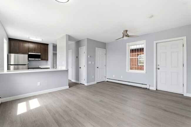 Photo - 250-252-252 Main St Unit 3R