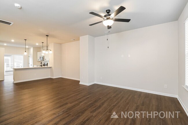 Photo - Beautiful 3BR 3.5BA Townhome w/ Full Appliance Kitchen Garage Parking in University
