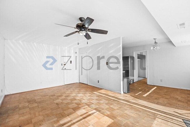 Photo - 5851 Quantrell Ave