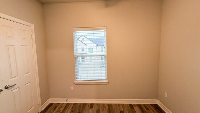 Photo - 7823 Gladstone St Unit B1