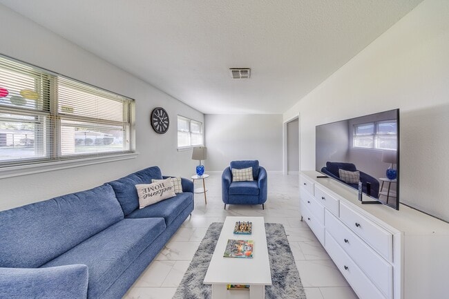 Photo - 2519 Lazy Lake Dr