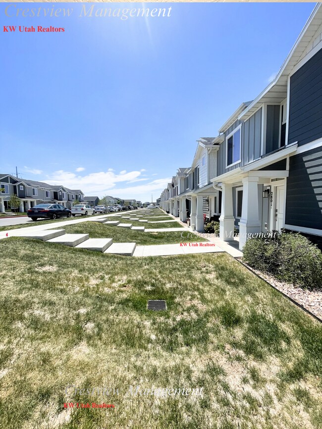 Photo - Beautifully Maintained Townhouse in a Prime Location