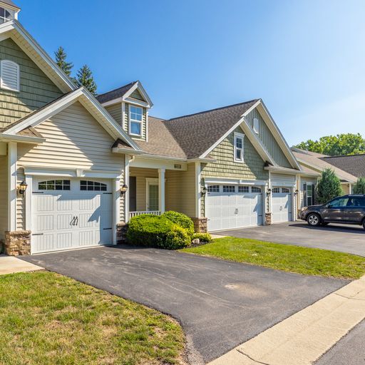 Photo - Carriages at Cedar Rock