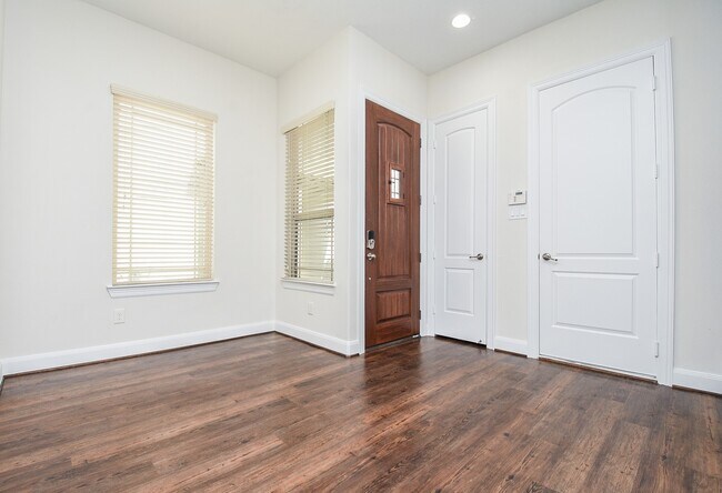 Photo - 71 Aventura Pl