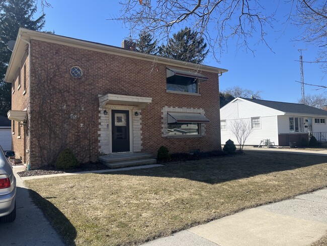 Building Photo - 1619 Nagle Ave Unit Upper