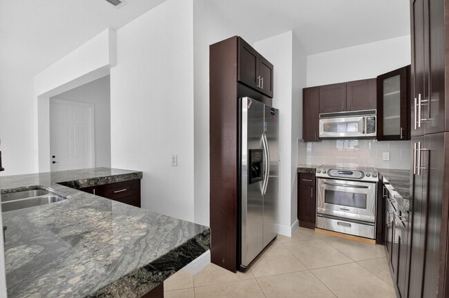 Photo - 2515 Venetian Ct