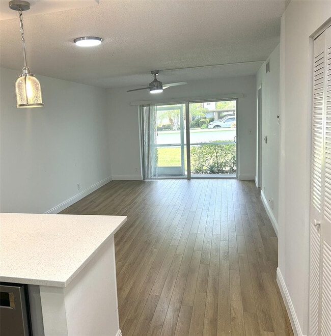 Photo - 207 Tropic Isle Dr Unidad 111