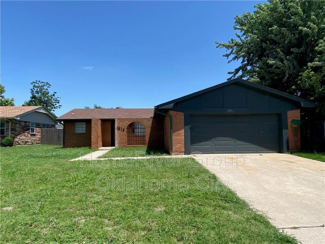 Photo - 1029 Cambridge Dr House