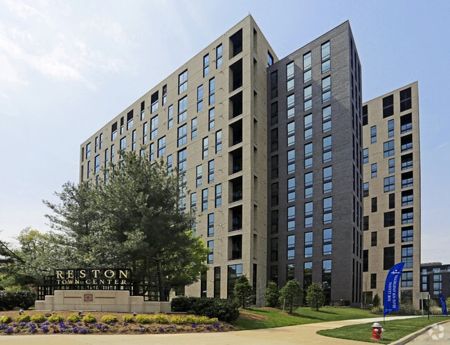 Photo - Signature Reston Town Center Apartments