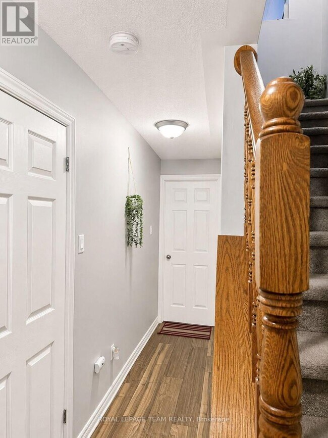 Photo - 100 Brentmore Private