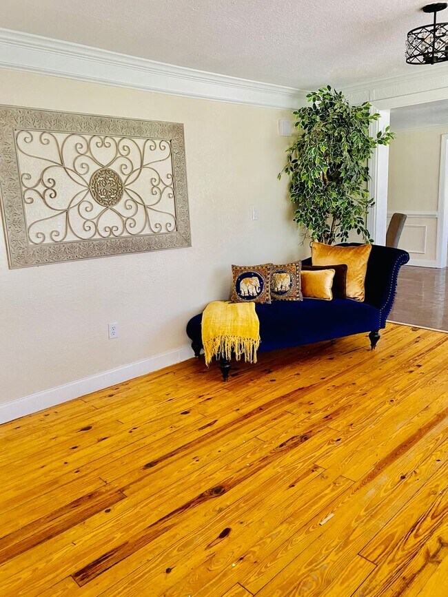 Photo - SPACIOUS HOME ON ACREAGE