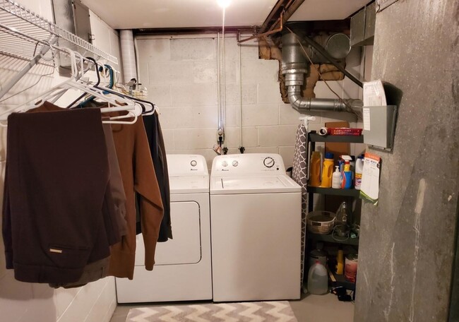 Photo - 1905 Thurston Ave