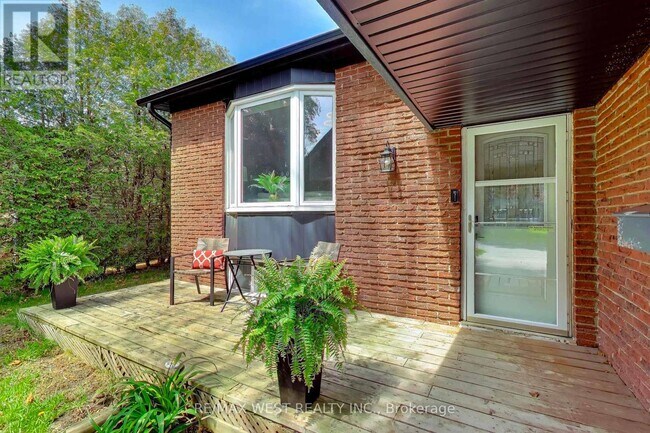 Photo - 128 Roser Crescent