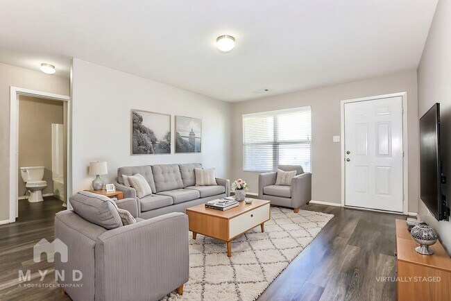 Photo - 203 Palm St