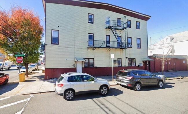 Building Photo - 10 Fleming Ave