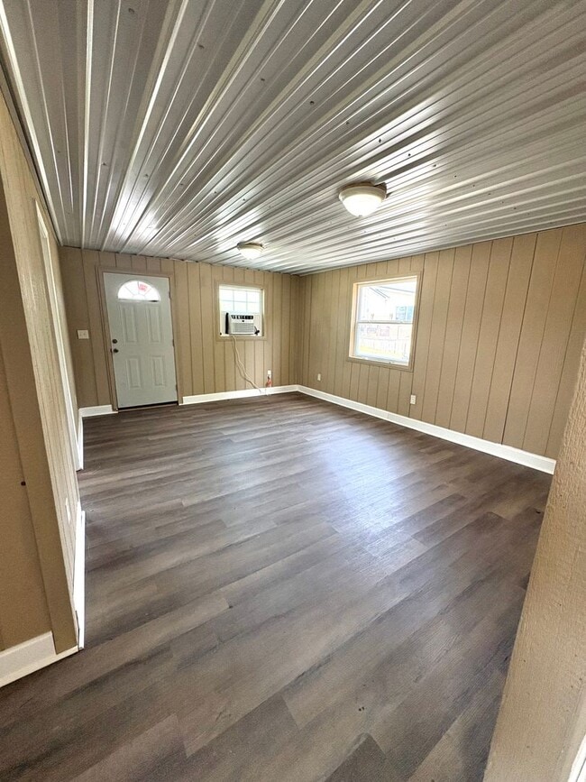 Photo - Spacious Home in the Heart of Cave City!