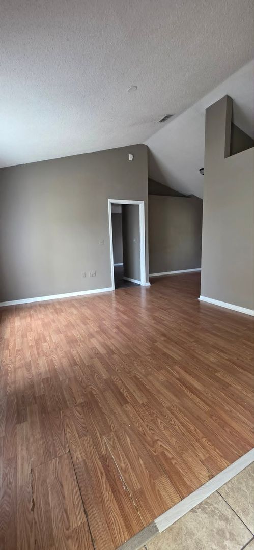 Photo - Spacious 3BR Home with Florida Room & Fenced Backyard