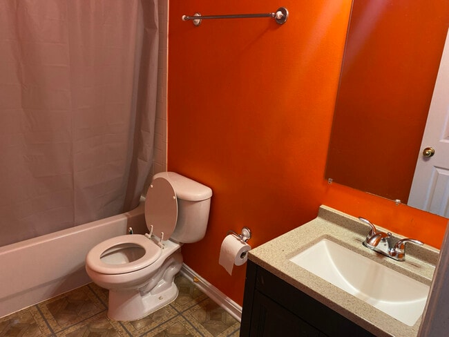 Photo - 322 Kirby St