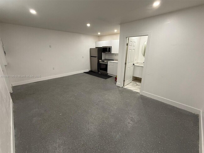Photo - 4300 NW 3rd Ct Unidad 1