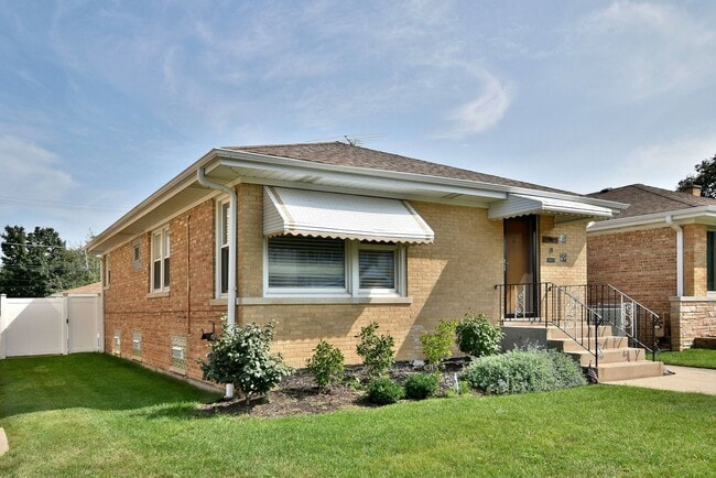 Photo - 7309 N Ottawa Ave