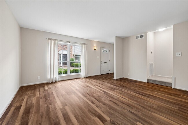 Building Photo - 2065 Winrock Blvd Unit 55