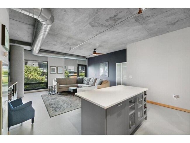 Photo - 720 N 4th St Unidad 209