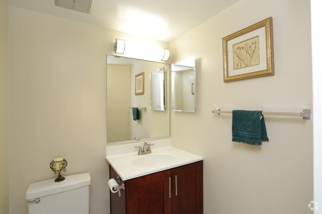 Oakton Park Apartments