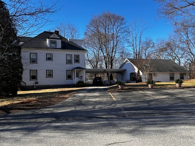 Building Photo - 597 S Main St Unit 2nd Floor
