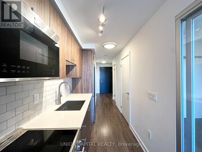 Photo - 15 Wellington St S Unit 2203